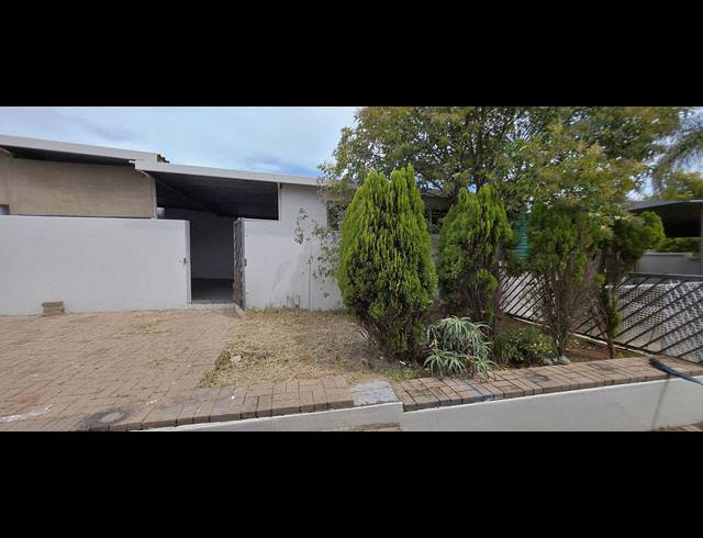 4 BEDROOM FREEHOLD FOR SALE IN REYNO RIDGE